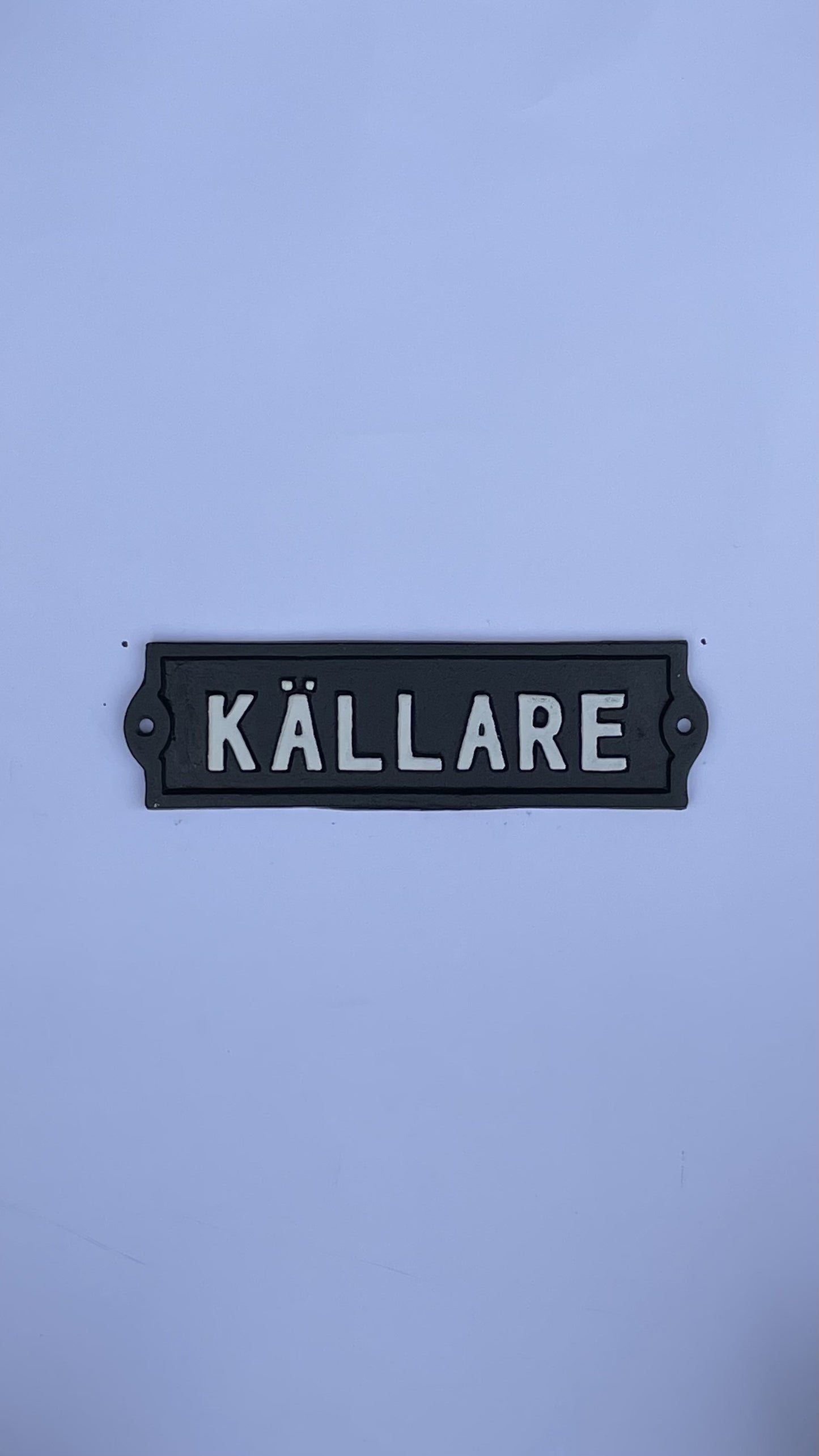 SKYLT KÄLLARE